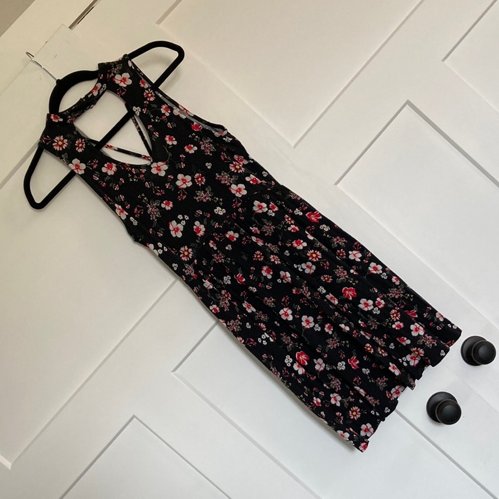 💥LAST CHANCE💥 Black floral sun dress